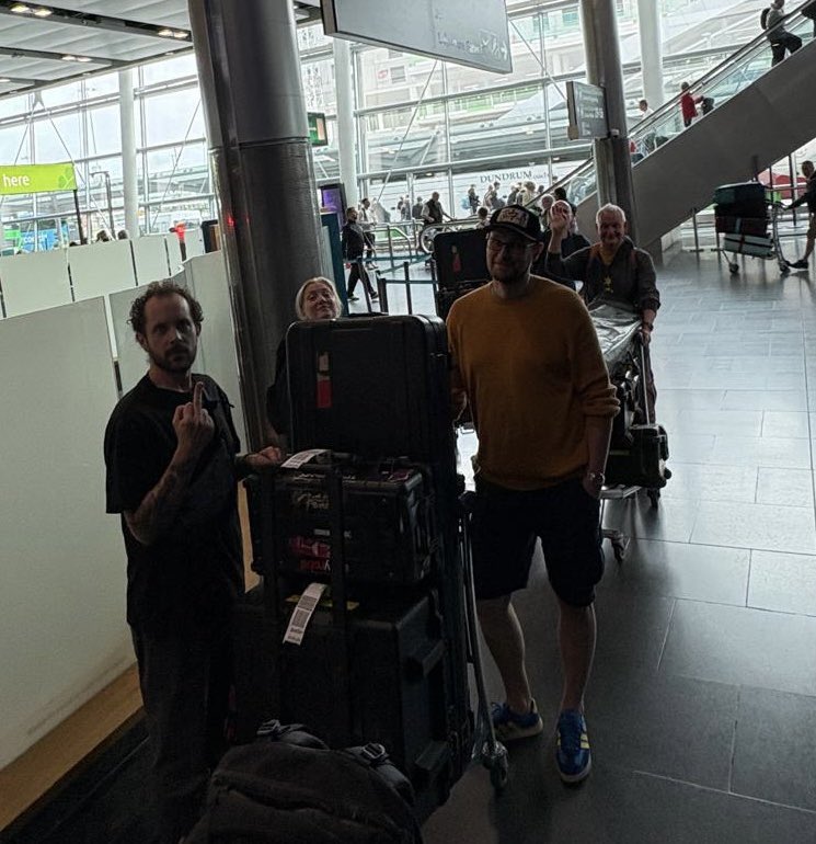 orbitalband's tweet image. Thank you Pop Messe and @ForestFest. What a weekend! Also big thanks for everyone sending @PhilHartnoll your best wishes. 😊
Heading home now…