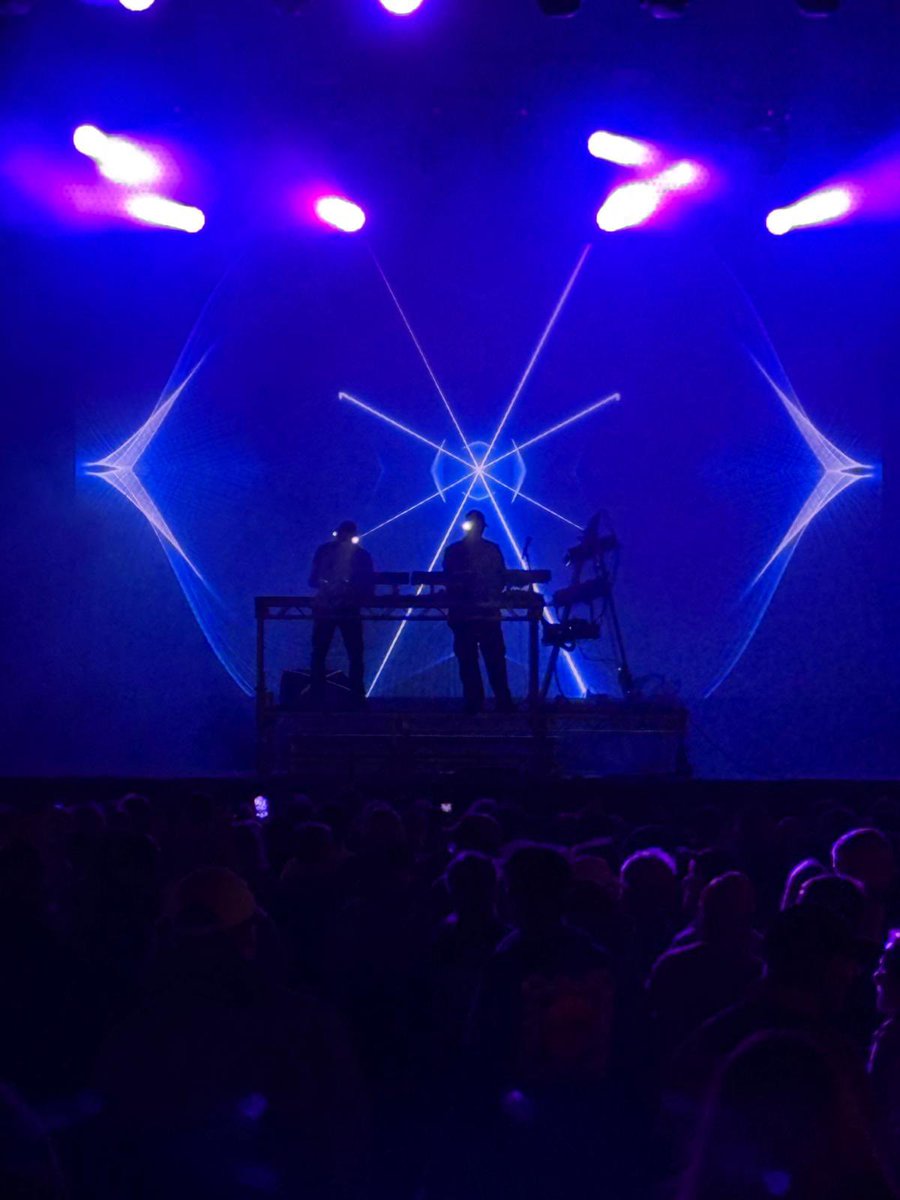 orbitalband's tweet image. Thank you Pop Messe and @ForestFest. What a weekend! Also big thanks for everyone sending @PhilHartnoll your best wishes. 😊
Heading home now…
