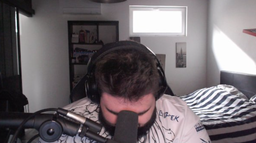 Quel <a href="/DrakoFR_/">Drako</a> vous êtes aujourd'hui ? 

- Celui qui annonce le score de Caldya à 14h 🤓
- Celui toujours chokbar de la poppy de <a href="/lol_spooky/">Spookster</a>  🤯
- Le séducteur 😘
- Celui qui regarde les games de <a href="/izi_dream/">IziDream</a> 😴

#CLAWIN