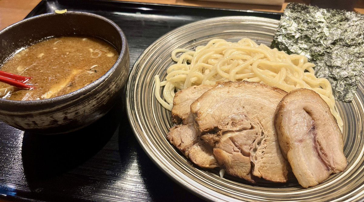Mtgod10's tweet image. 神奈川県小田原市下大井

つけ麺&quot;つるべえ&quot;.さん

チャーシューつけ麺 並 😊

実は人生初のつけ麺😳

美味しかった‼︎ 特にこの季節はこっち⁉︎

#つるべえ #つけ麺つるべえ