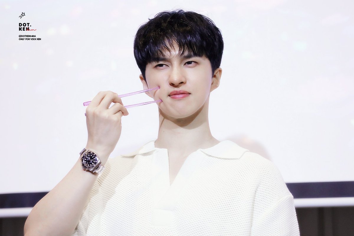 DOTKEN0406's tweet image. 250713 방콕 팬싸
💛째아니 모찌피스🥢˘ᗜ˘
@jaehwany0406
#켄 #이재환 #KEN #빅스 #LEEJAEHWAN