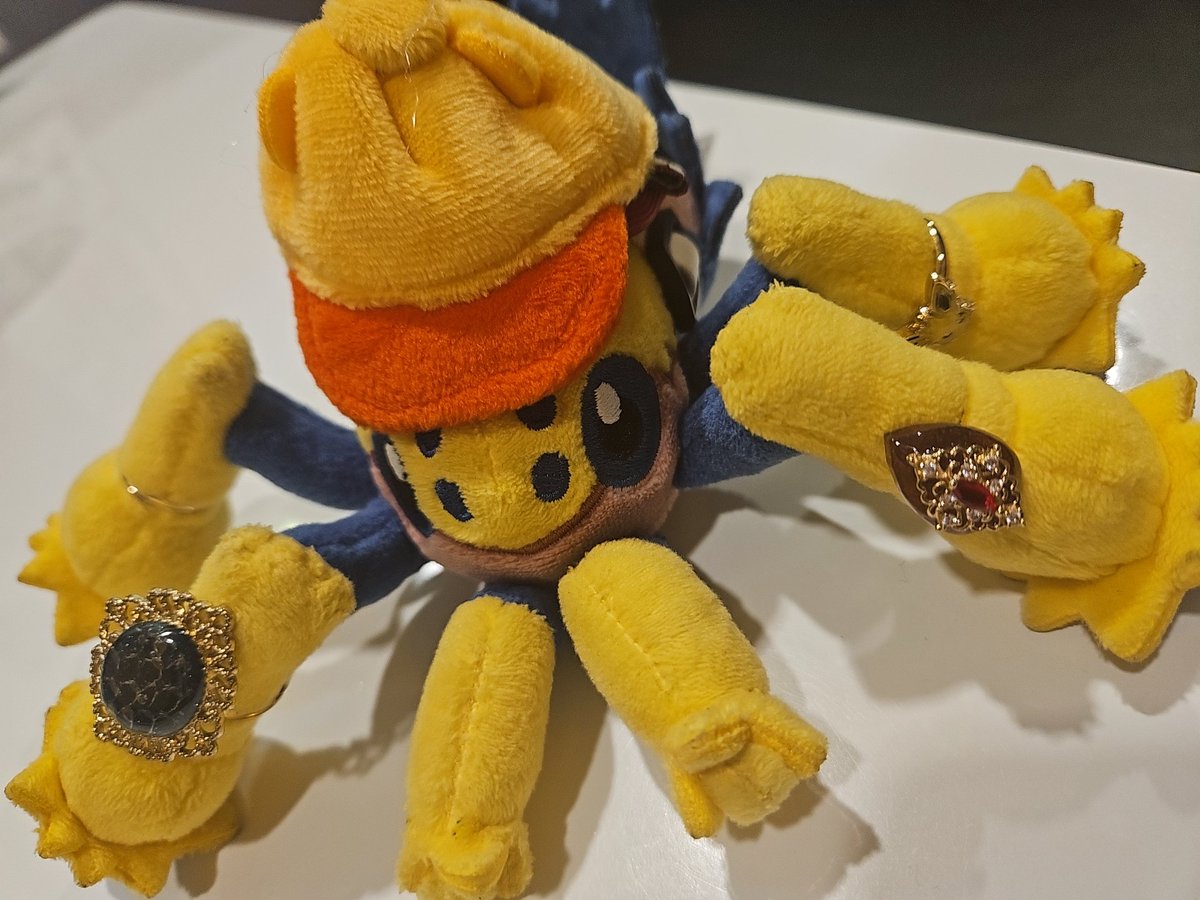 ky0mutan04's tweet image. 今日ゲーセンで取ったぬい用帽子見て
ミッキーとプーさん