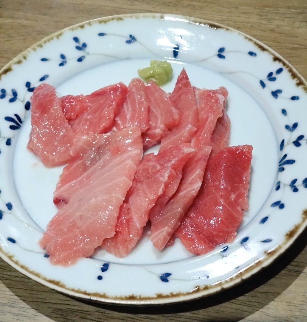 momoimo81's tweet image. 中トロの切り落としが400円でした
めっちゃうまー