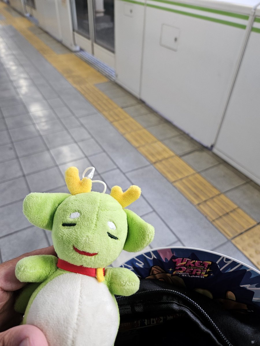 YuttanVRc's tweet image. よーし。ようやく秋葉原を離れます!
この2日間絡んだり話して頂いた方、誠にありがとうございました!
またVket運営の皆様。この度は落し物でご迷惑をお掛けしました。
うちのまるどらを探して頂き誠にありがとうございました!
無事に連れて帰れます!
あとの感想は新幹線に乗ってから! #VketReal