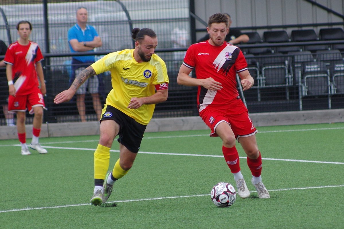 RayleighFootie's tweet image. A few photos📸 from a frustrating afternoon in East London as Rayleigh draw 1-1 away at May & Baker in their opening league game of the season we go again on Wednesday👊
@NonLeagueCrowd @NonLeagueUK_ @RayleighTownFC1