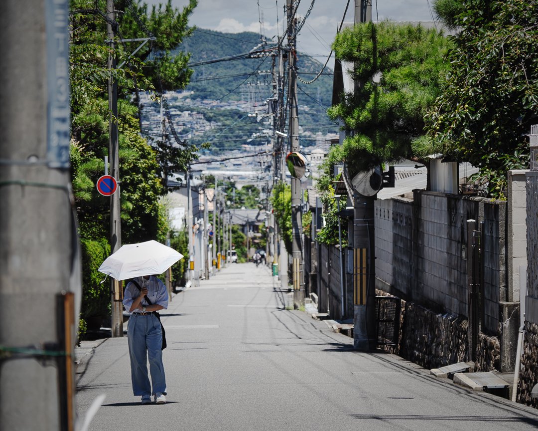maopapa777's tweet photo. Hotter than July_05 #snapshots #July #summer #snapshots #colorphotograph #em1mark3 #omsystem
逆瀬川駅を降りて川を遡り少し北に入ると坂道の街が広がっています。(宝塚市野上) https://t.co/Kd4EfjDGS8