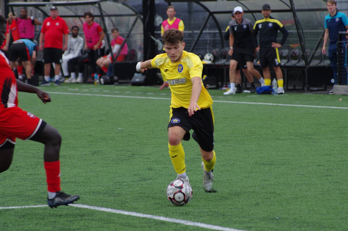 RayleighFootie's tweet image. A few photos📸 from a frustrating afternoon in East London as Rayleigh draw 1-1 away at May & Baker in their opening league game of the season we go again on Wednesday👊
@NonLeagueCrowd @NonLeagueUK_ @RayleighTownFC1