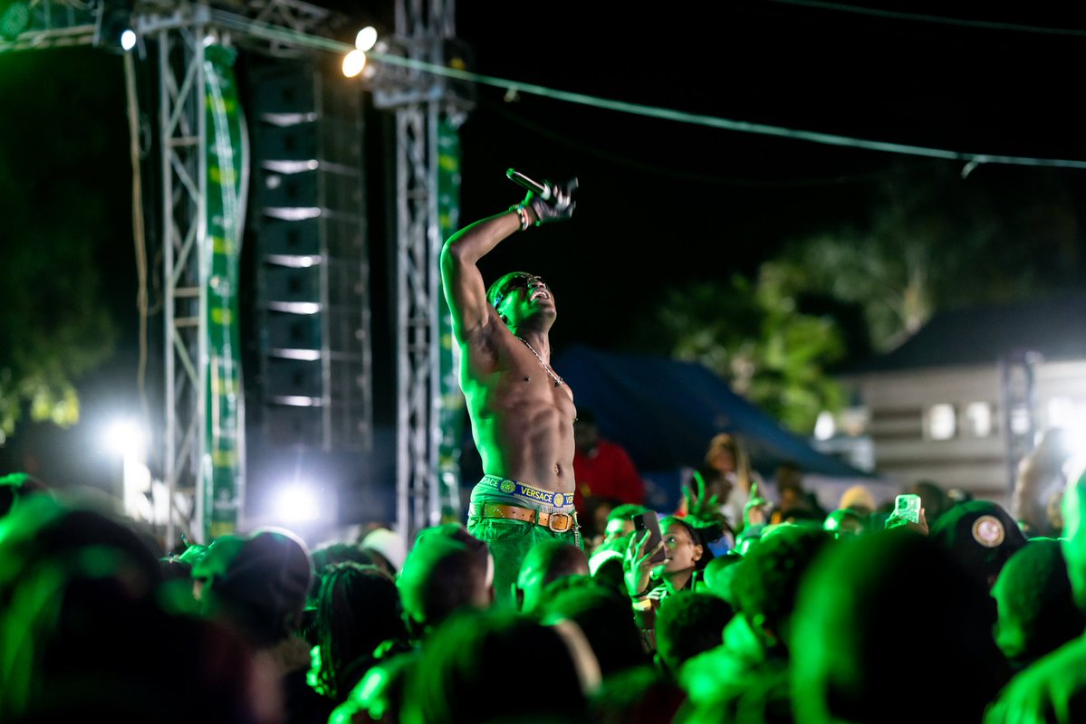 ron_cz's tweet image. Joe ikons performances improving each day.laat night was π₯π₯π₯πΈ beerland festival. πΈ Redink pictures