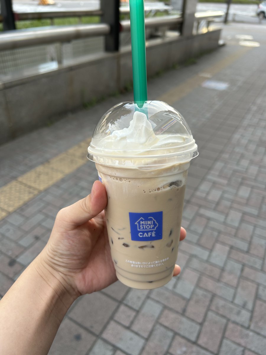 ichigoporo15's tweet image. 結局2時間もお昼寝して1日寝てたけど夕方から大塚屋駆け込んできた
無理はせず修羅場してコスサミ間に合えばなにかやるかも
日曜日は水盤だから確実に行くよ
これはやっと出会えたくりーむミルクコーヒーおいしすぎる