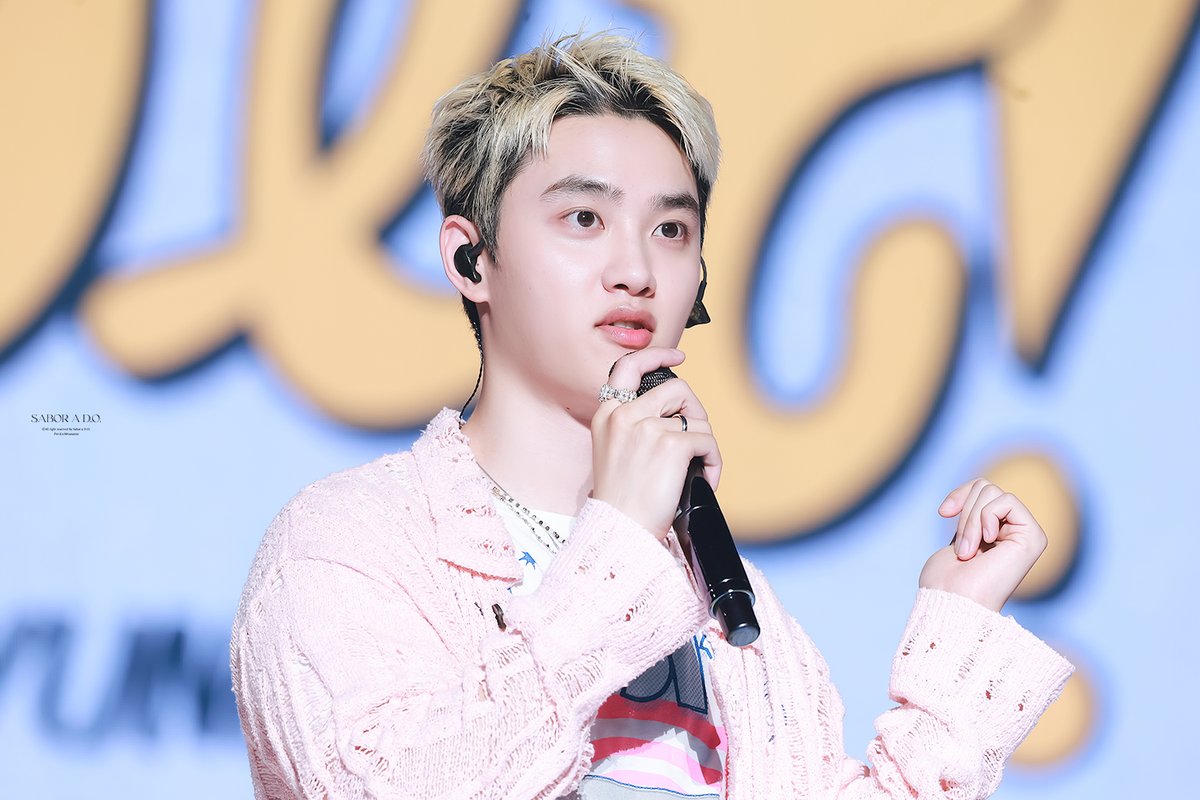 Sabor_a_DO's tweet image. 250719 DO it! in Seoul D-1
왼손 이고 모예요? 새로운 훈녀스킬이예요?
#도경수 #DOHKYUNGSOO #KYUNGSOO #디오 #DO(D.O.) #ドギョンス #都敬秀