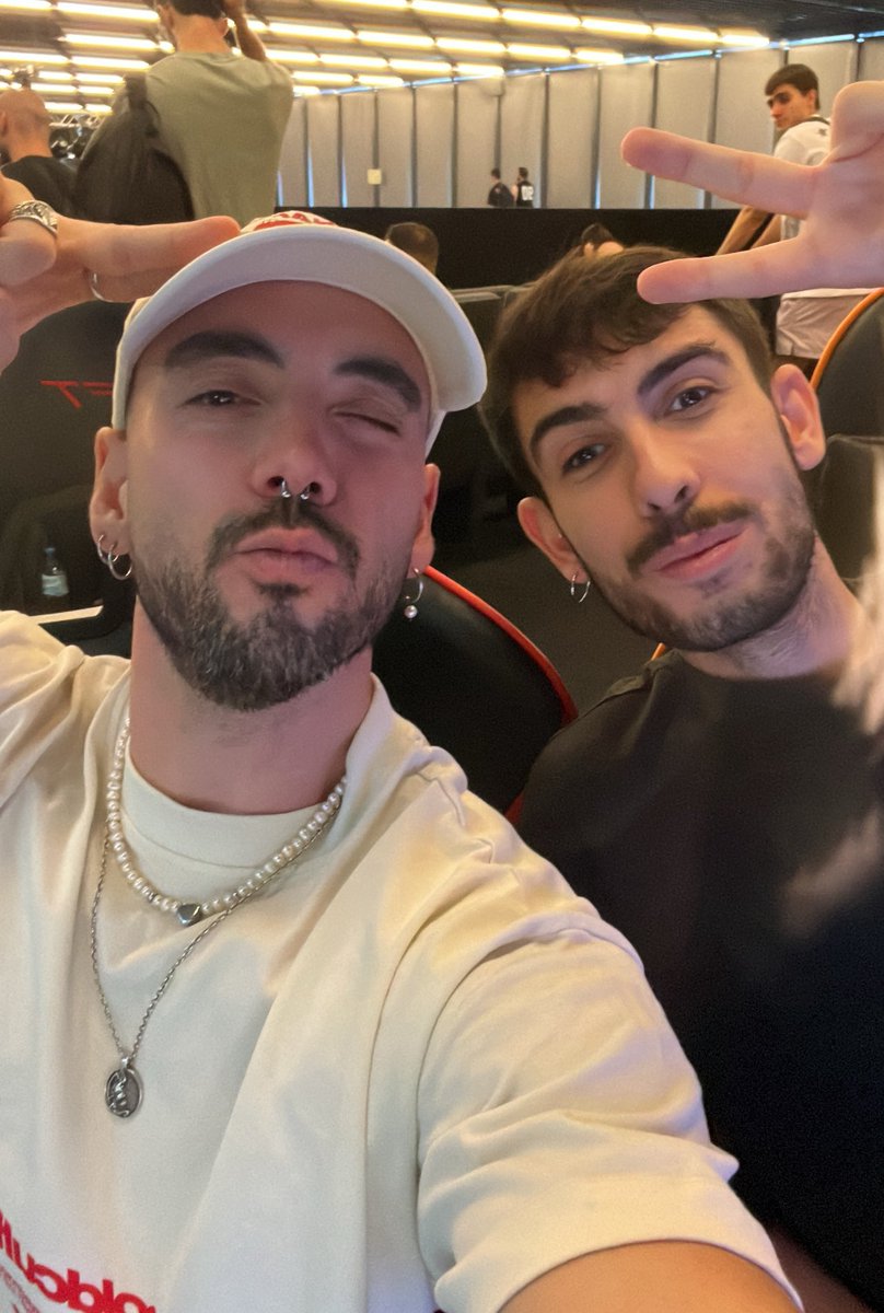 🇪🇸 ¡Hemos montado el PRIMER INVITACIONAL de VGC en Españita con <a href="/Madverse_es/">Madverse</a>! 🇪🇸 

Tenemos a los mejores jugadores del país, ¡Y AL CAMPEÓN DEL MUNDO, QUE HA VENIDO DESDE ITALIA! 

Vamos a castearlo <a href="/PokeAlex_/">Alex Gomez</a> y yo en directo 😈

Todos al chat! 🫡

twitch.tv/sekiam