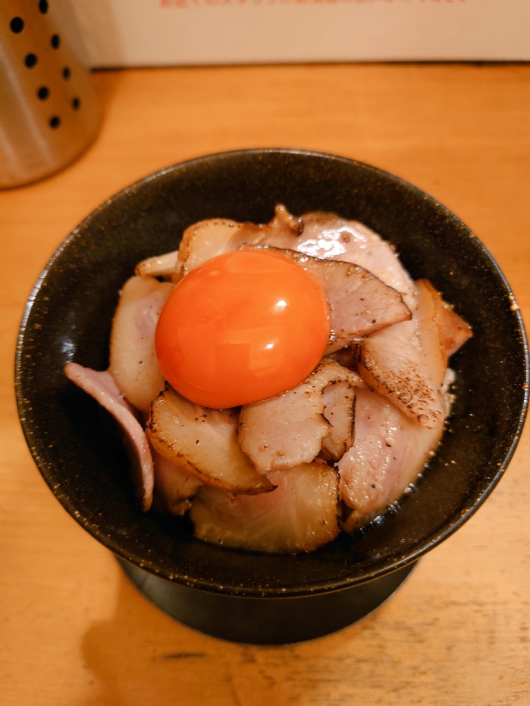 andrew_rwind's tweet image. 🍚🥓🥓🍳