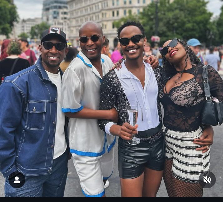 __moonshade__'s tweet image. Ubundi hari ababyeyi tuba dukwiye kujya kumavi tukabasanira kwihangana no gukomera.
Ubu nk' ababyeyi babyaye aba koko ntushobora kumva ngo agahinda kamwegetse?!!