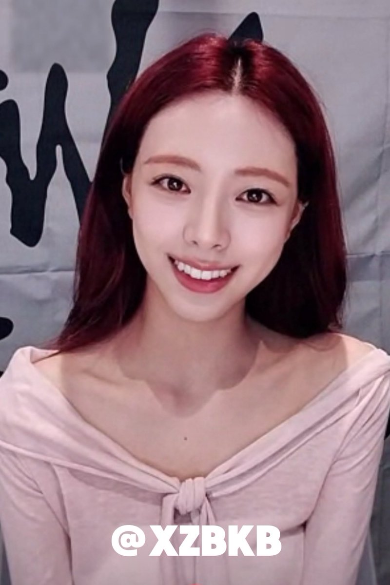 XZBKB_'s tweet image. 250727 영통🤍

머리또 염색했데~
더 빨개졌어 너무 예뻐!!!
#ITZY #있지 #YUNA #유나