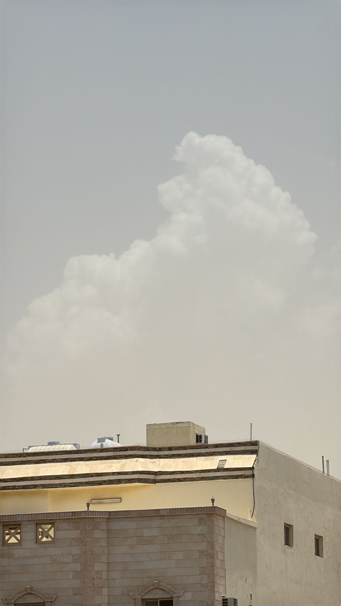 1984_asd's tweet image. الله الله ظهرت التكونات الان شمال شرق جدة 

هبت الرطبة ✌️👍