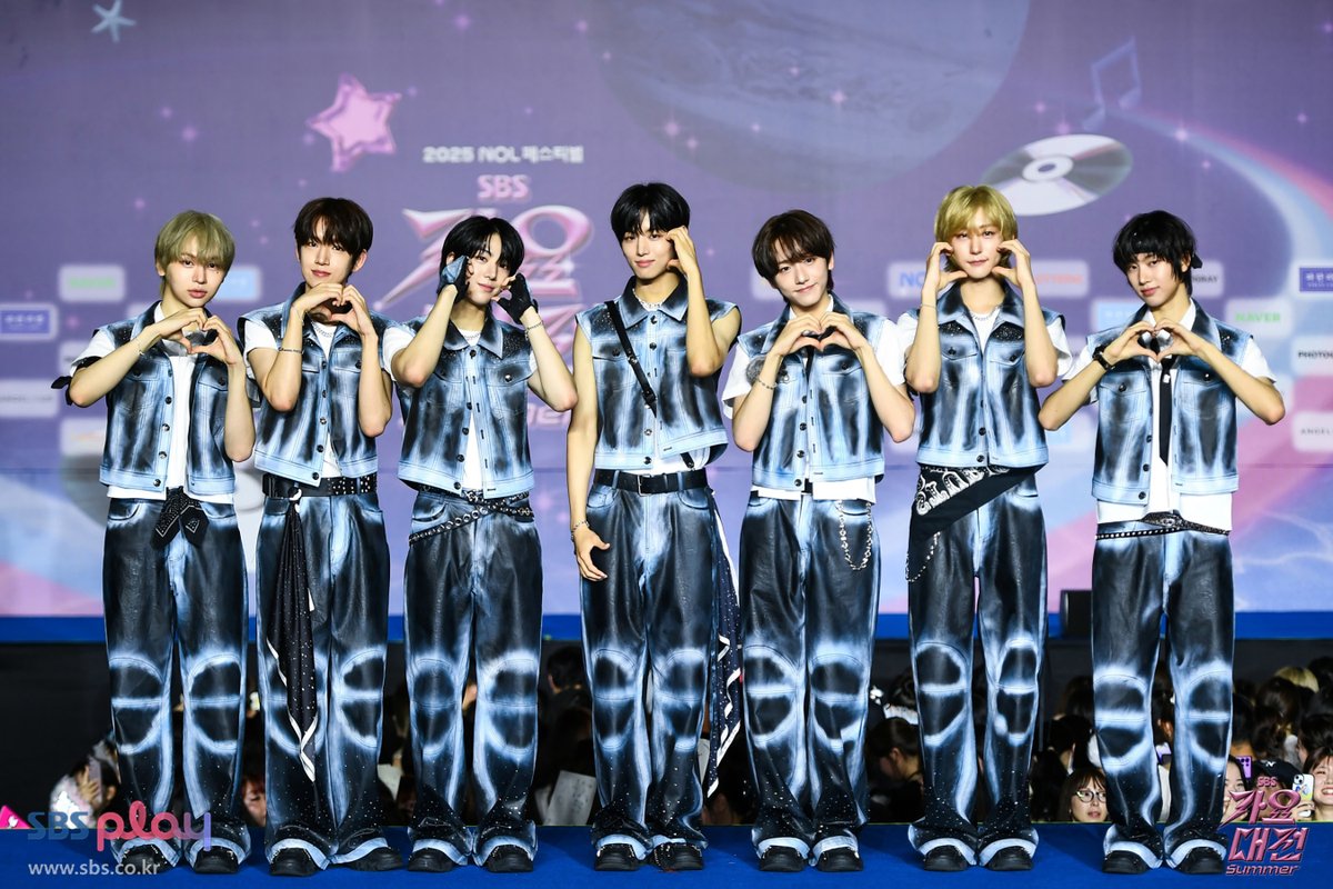 SBS ์ธ๊ธฐ๊ฐ์ (SBS Inkigayo) tweet media