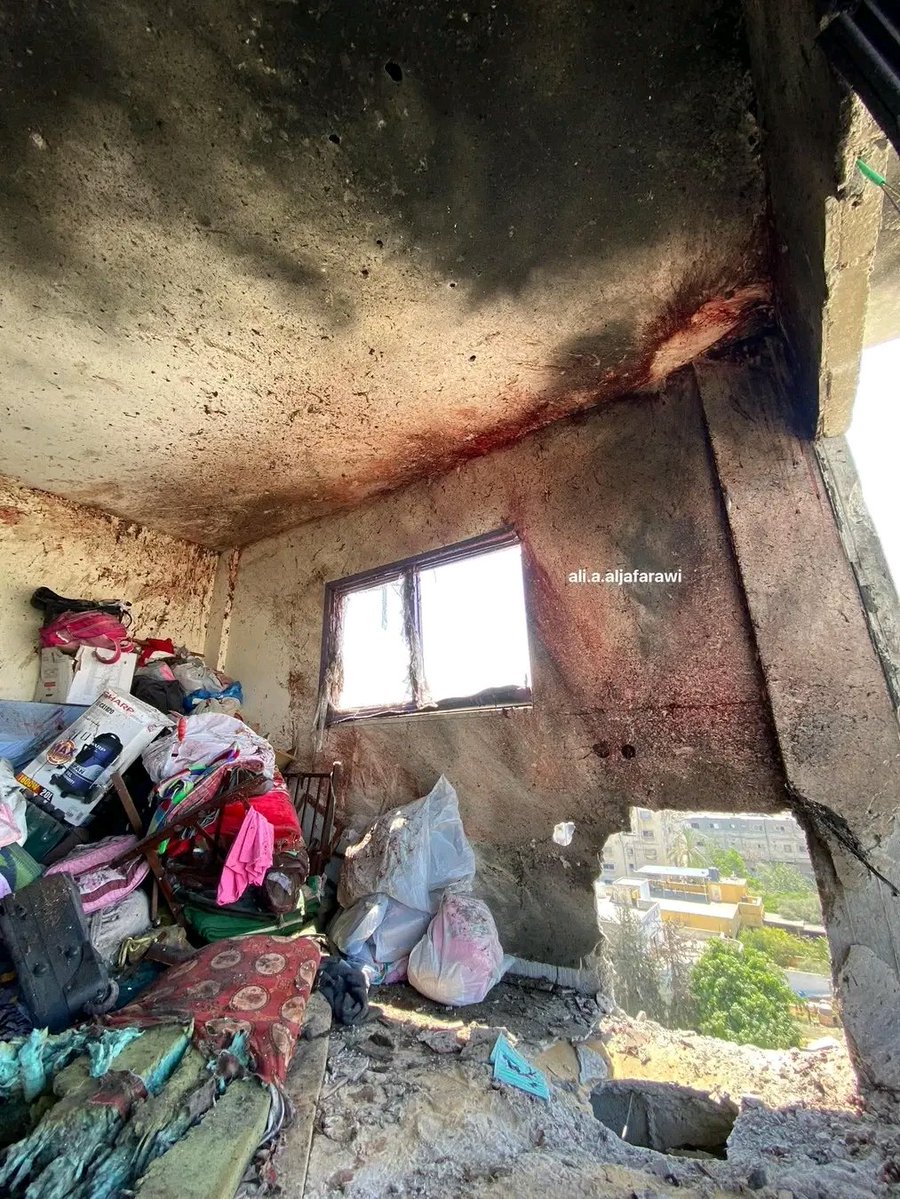 helpagazan248's tweet image. Due to the intensity of the Israeli strikes, blood and body parts were scattered across the walls.
Gaza is bleeding💔
Please help us❤️🫂‼️
