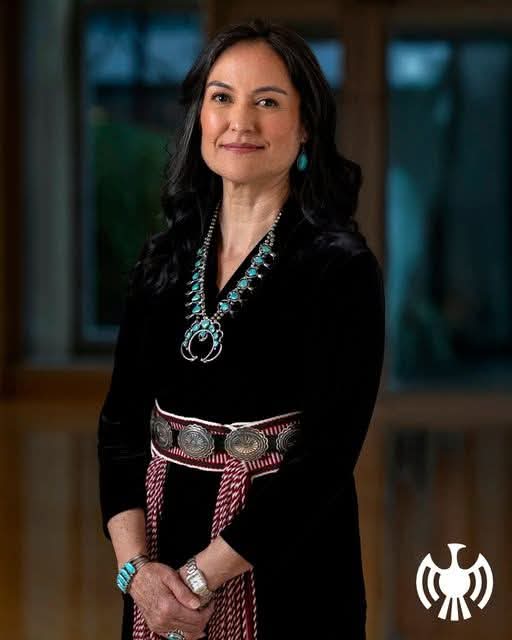 native_history_'s tweet image. The Southwestern Association for Indian Arts proudly congratulates Dr. Shelly C. Lowe (Navajo) on her appointment as the next president of the Institute of American Indian Arts (IAIA).
A national leader in Indigenous education and arts advocacy, Dr. Lowe most recently served as