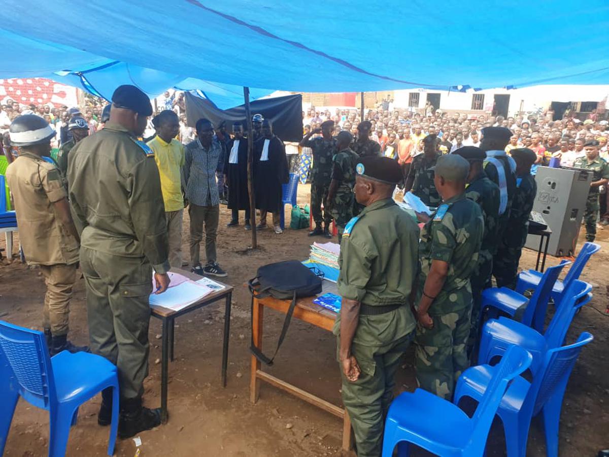 radiookapi's tweet image. #MweneDitu, un policier condamné à trois ans de prison pour dissipation de munitions et abandon de poste. Il avait quitté, il y a près de trois mois, son poste d’attache à Kamina, chef-lieu du Haut-Lomami, sans autorisation de sa hiérarchie.
radiookapi.net/2025/07/27/act…