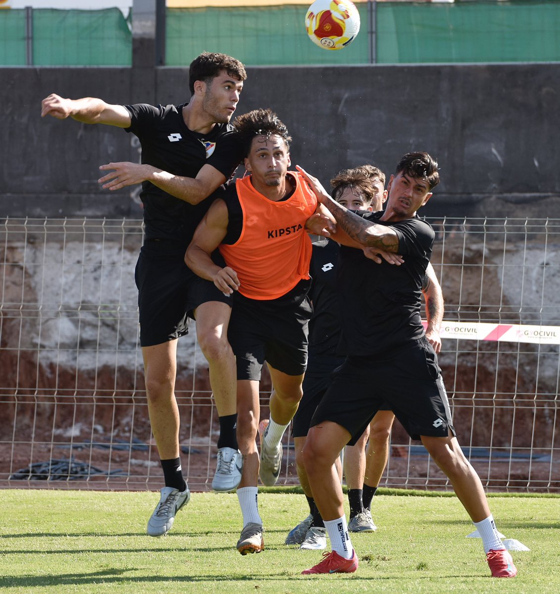 💪 Último de la semana. 

#EsLoQueEres 💙