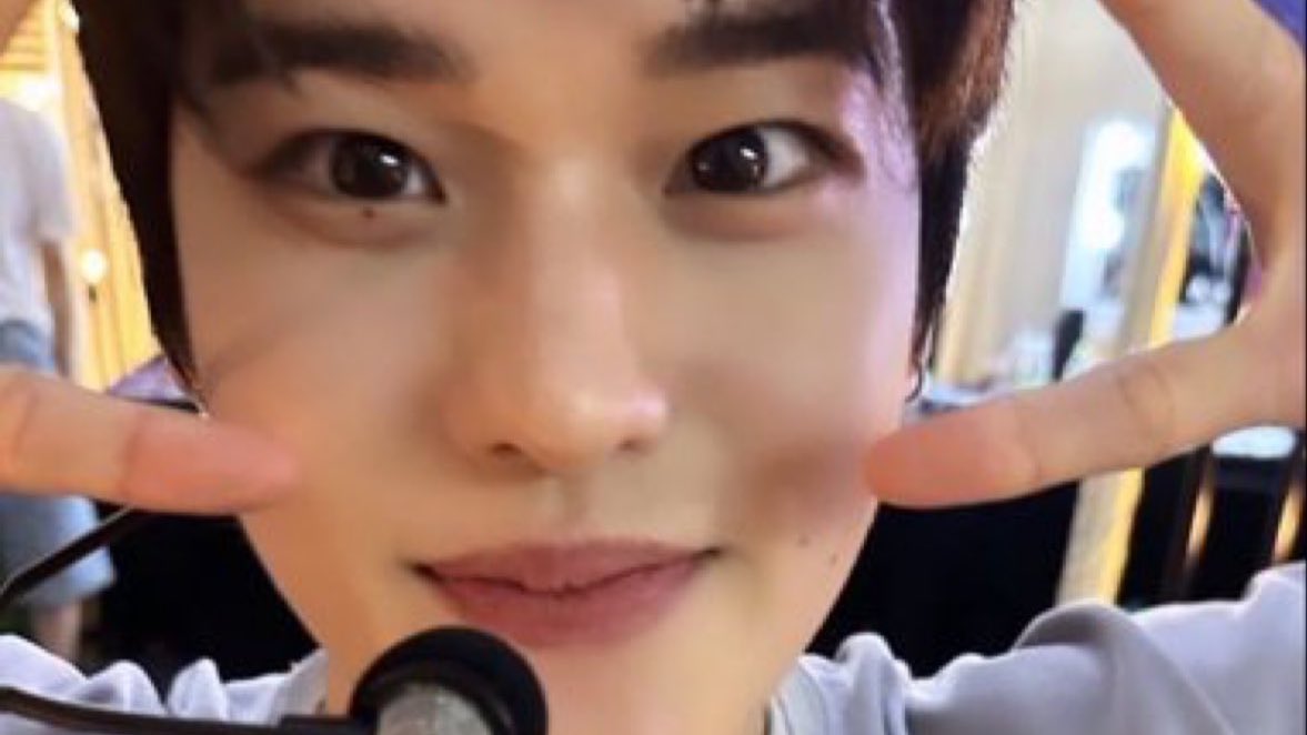 sohianyong's tweet image. เข้าใจที่อึนซอกบอกอยากลองอยู่ในร่างน่ารักๆของโซฮีมาก โซฮีในสายตาอึนซอกคือโคตรจิ๋วว 🤏🏼