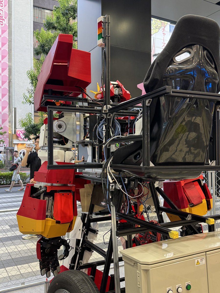 beet_lex's tweet image. ファイバリオンの操縦体験には間に合わなかったけど、静展示でもめっちゃかっこいい…！ #VketReal