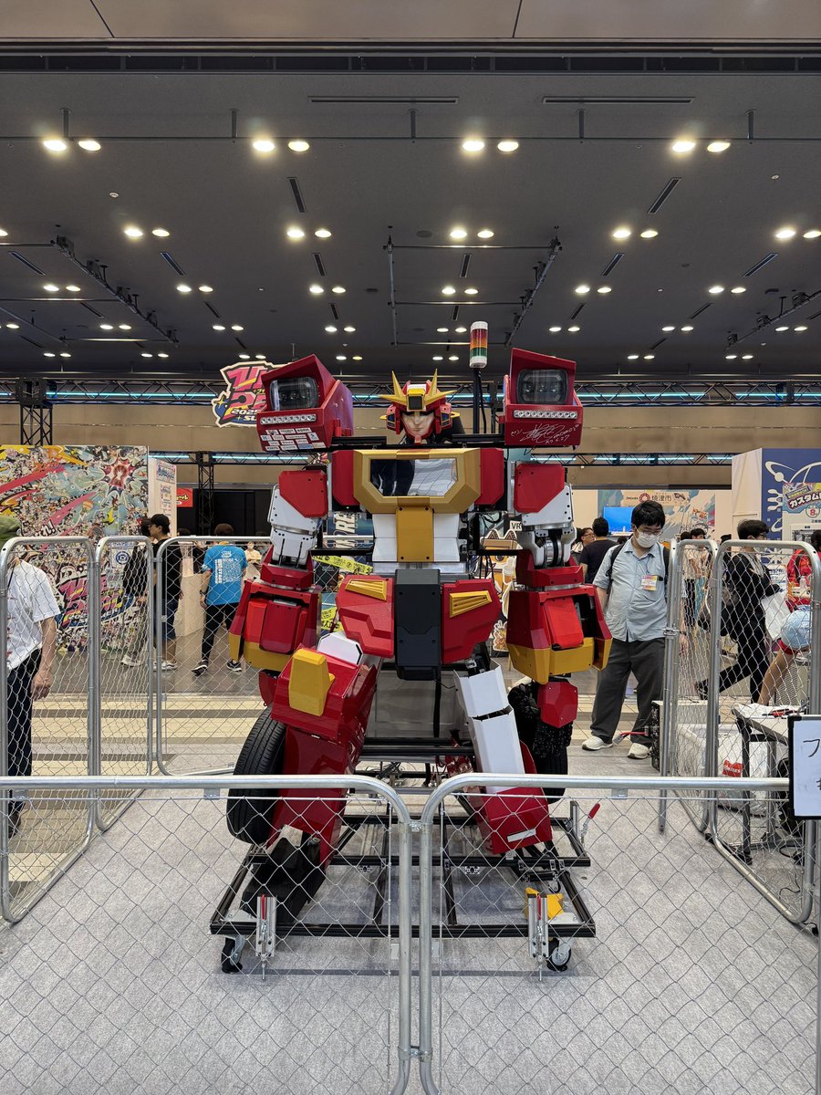 beet_lex's tweet image. ファイバリオンの操縦体験には間に合わなかったけど、静展示でもめっちゃかっこいい…！ #VketReal