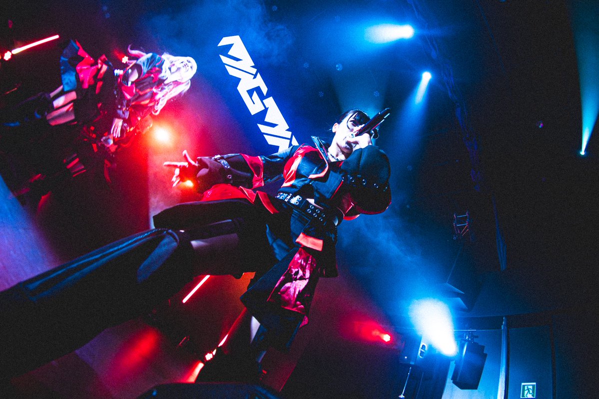 MAGMAZ_jp's tweet image. 困難な状況でも光差し込むように
thx! REDSUN !

#MAGMAZ