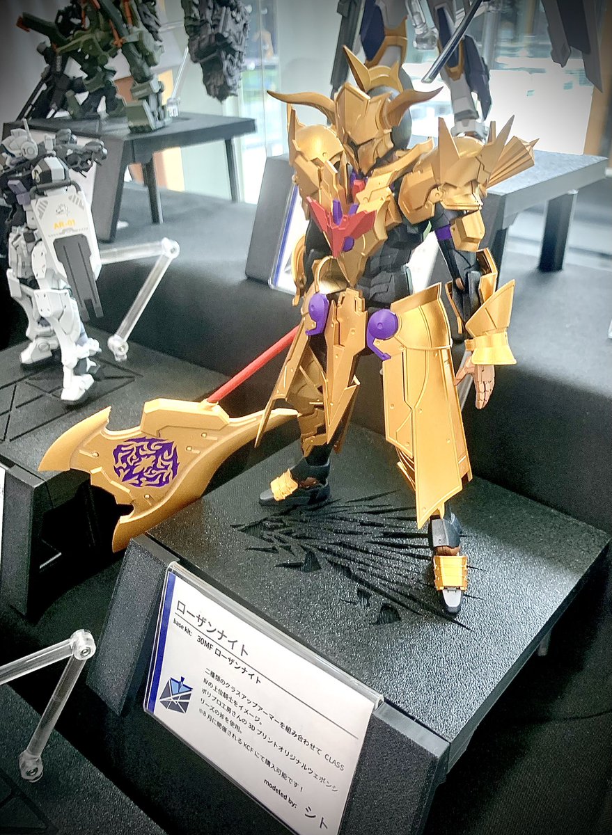 Pol_Pro_'s tweet image. IBA模展、PЯISMA卓にて
シトさん（@strike_sonic）がポリプロ工房の斧を使用したローザンナイトを展示してくださいました！
サークル皆様の作品も物凄く丁寧な作りをしており素晴らしい卓でした！
皆様ぜひ #PЯISMA  をチェック！！

斧は今度のKCFで手に入りますよぅ〜!!
 #IBA模展　#KCF2025