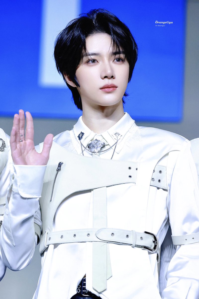 TXT Beomgyu ラキドロ 553 m2u R2 TXT Beomgyu ラキドロ 553 m2u R2 - メルカリ