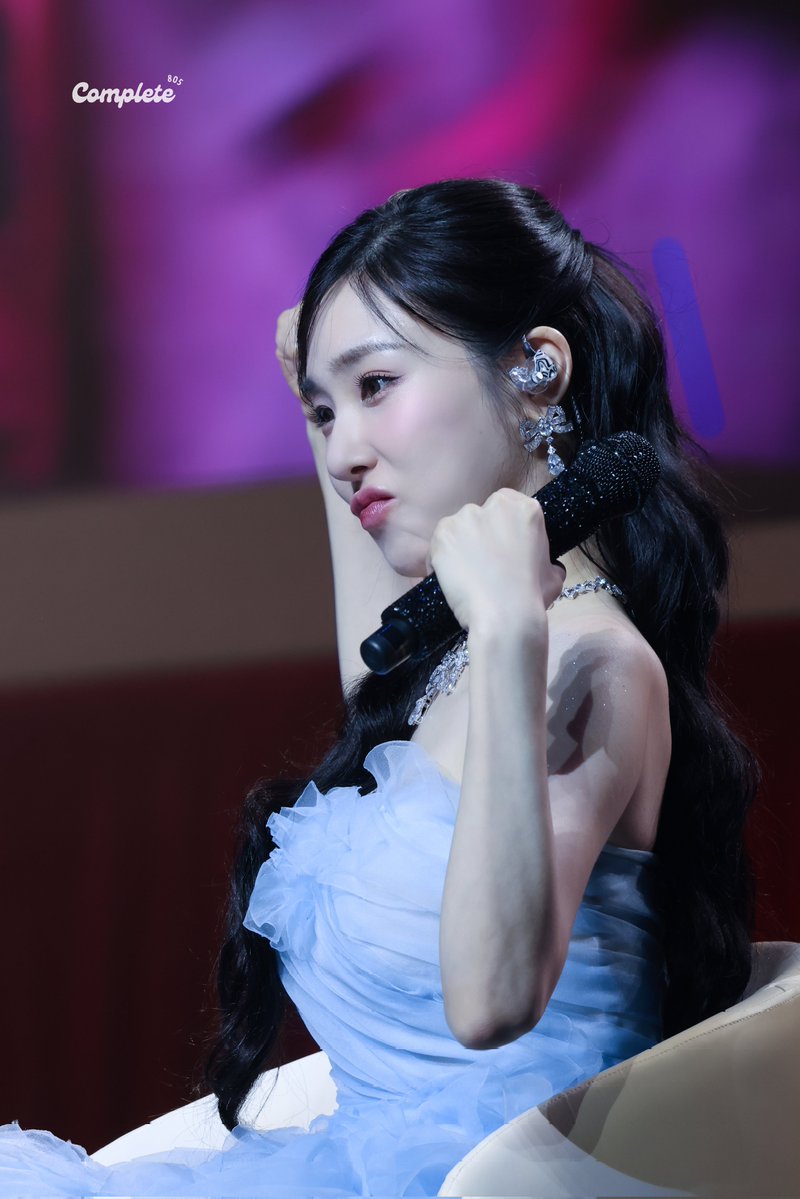 Complete805's tweet image. λ§λλΌ κ³΅μ° νμ΄ν
πͺπ»
#TiffanyYoung #ν°νλμ #ν°νλ #HERE_FOR_YOU #2025HEREFORYOU_IN_ASIA #2025HEREFORYOU_IN_MANILA