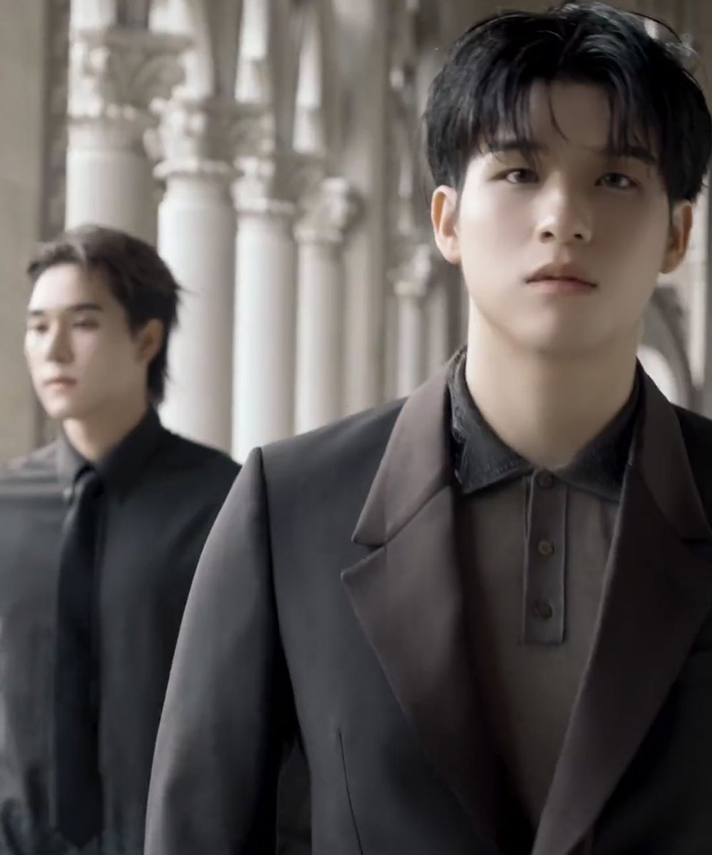 snowynight_SN's tweet image. Walking like they've just left a royal council meeting… about their shared empire.
#SkyNani #สกายนานิ
#SkyNaniXMintMagTH