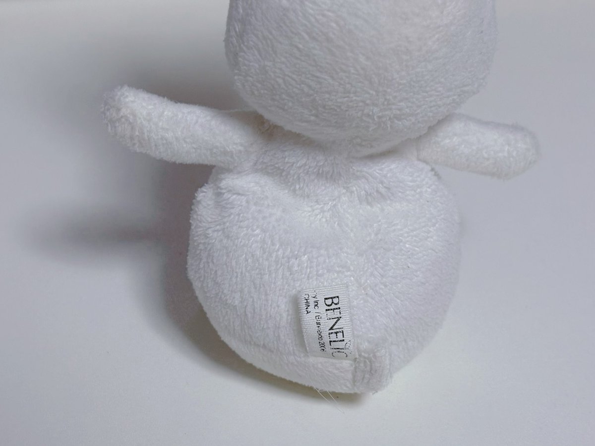 napicohammered's tweet image. おじぎちゃん、子どもの頃に買ってもらったこの子しか持ってないからわかんないんだけどタグに書いてる年がもし製造年ならおじぎ(19)ってことになる❔