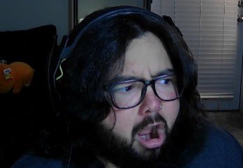 Resumen del stream de hoy!

Gracias a todos los que pasaron y dieron sus Hot Takes en gaming🫶🏼

El MVP de <a href="/UshisArcade/">Ushi'sArcade</a> por sacar esta foto que capturó perfecto mi reacción a sus comentarios y ahora también es un emote para los subs!🙏🏽 

Enjoy it!💚 Los veo esta semana que viene!