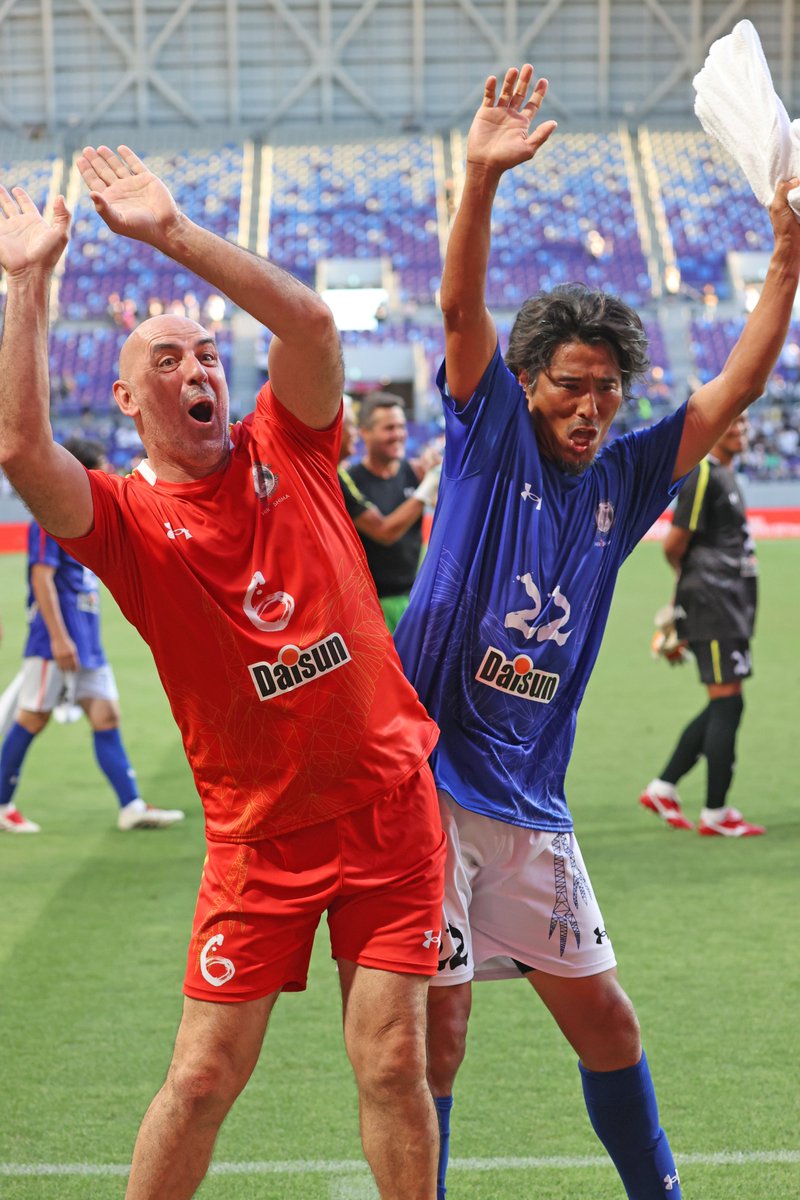 Sponichi_Photo's tweet image. #ZicoAllStarGameForPeace #ジーコオールスターゲーム #広島80年 #サッカーでつなぐ平和 ＃モネール 氏  ＃モネールダンス　#中澤佑二 氏（撮影・西海健太郎）