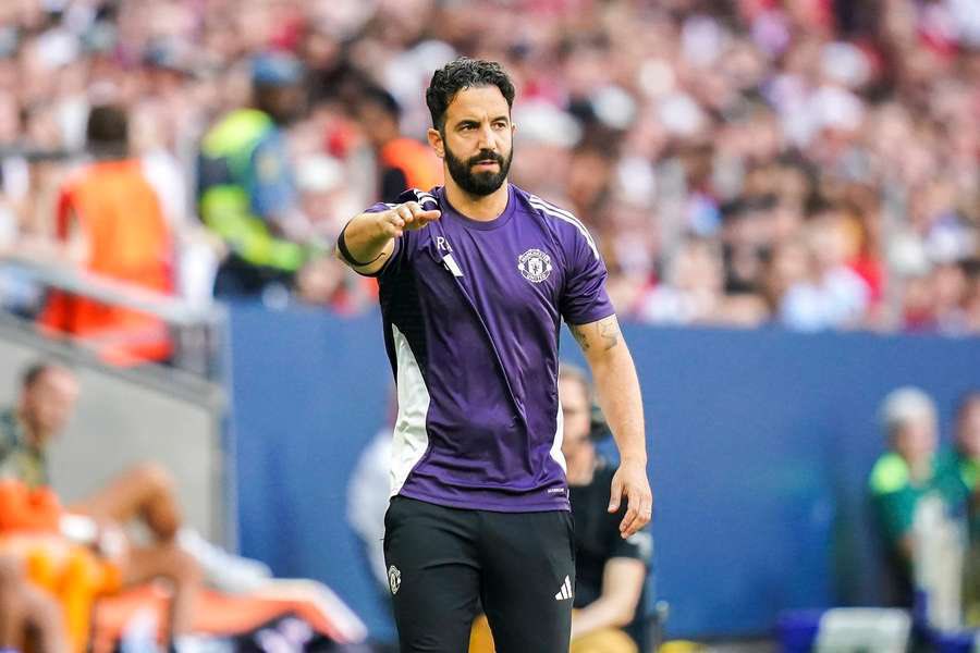 🚨🚨🎙️| Manuel Ugarte on Rúben Amorim's instructions:

"He told me and he was saying about the communication, speak to everyone, try to organise the team and try to recover the ball as soon as possible."