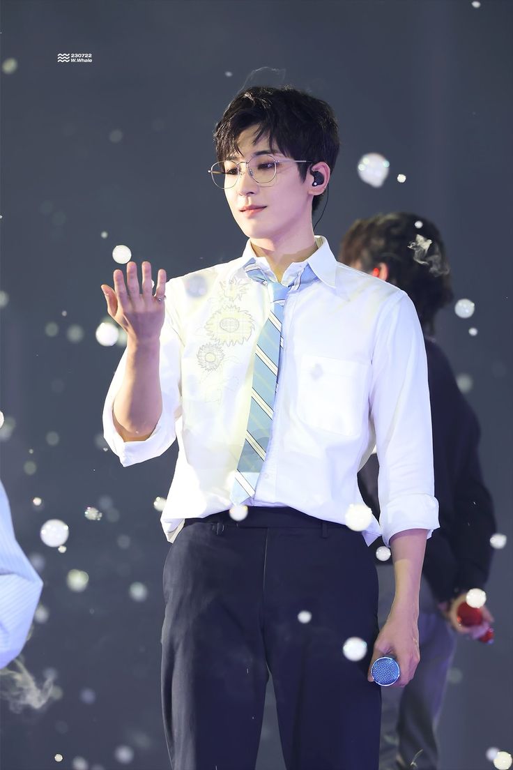 _hourlywonwoo's tweet image. #WONWOO #세븐틴 #원우 #SEVENTEEN @pledis_17