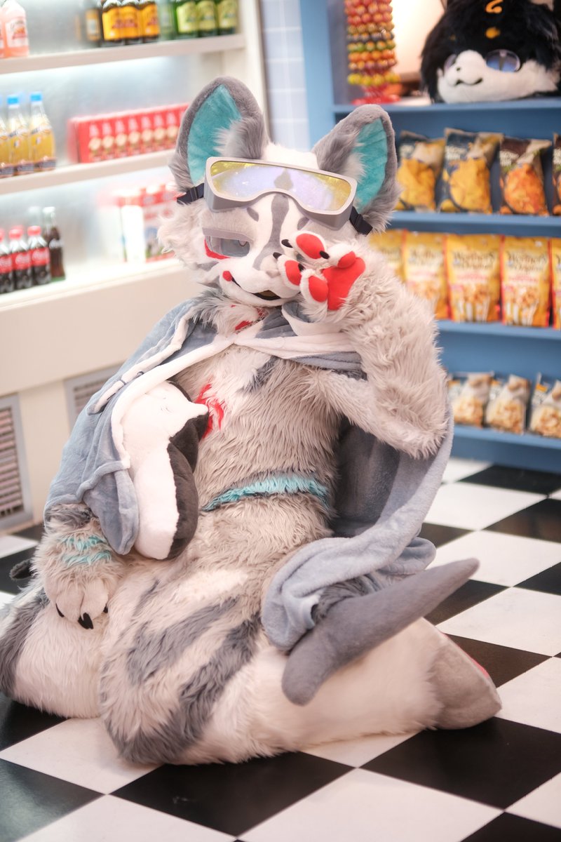 전... 사실 전혀 활기차지 않아요!! 그동안 여러분을 속여왔습니다... 저는... 사실... 방구석 히키코모리 에요 ... !!! 🥺💦

📷 <a href="/Breadragon/">Breadragon(Commission Open) 🔜 FUR:RAID</a>