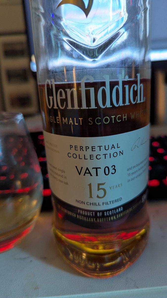 LarsTheBadMan's tweet image. Perpetual collection? This shit is running out fast. I stopped buying Glenfiddich years back due to chill filering, low ABV. This stuff is non-chill filtered and 50.2 % ABV. It&apos;s pretty awesome.