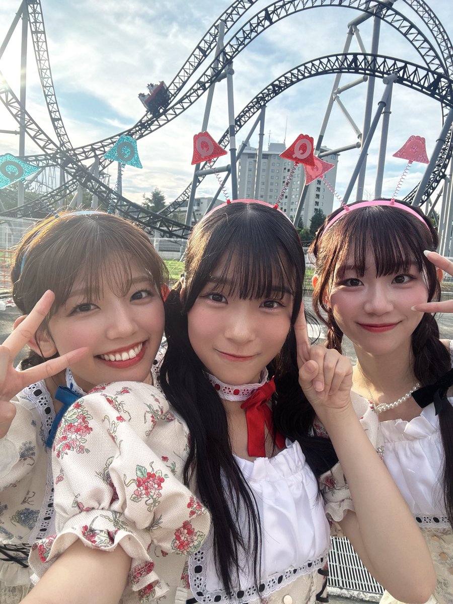 chihama_moana's tweet image. 今日は「きみにZOKKONフェス~SUMMER FESTIVAL~」
ありがとうございました❤️🔫💦
#LumiUnion にぞっこんになったかな??
たくさん夏を感じれて最高に楽しかったよお〜!!
今日はみんなでお揃いのカチューシャでした💕🙌🏻
感想も待ってるね♡
#きみにZOKKONフェス #富士急ハイランド