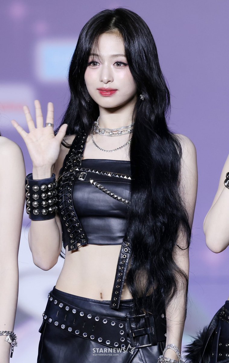 NEWSJAHYEON's tweet photo. LETS CONTINUE DROPPING THE TAGS AND MAKE #AHYEON TREND A LOT TODAY!!

BAEMON BRING THE PARTY
#BAEMONat2025GayoSummer
#BABYMONSTER #AHYEON https://t.co/f23d9HHrU4