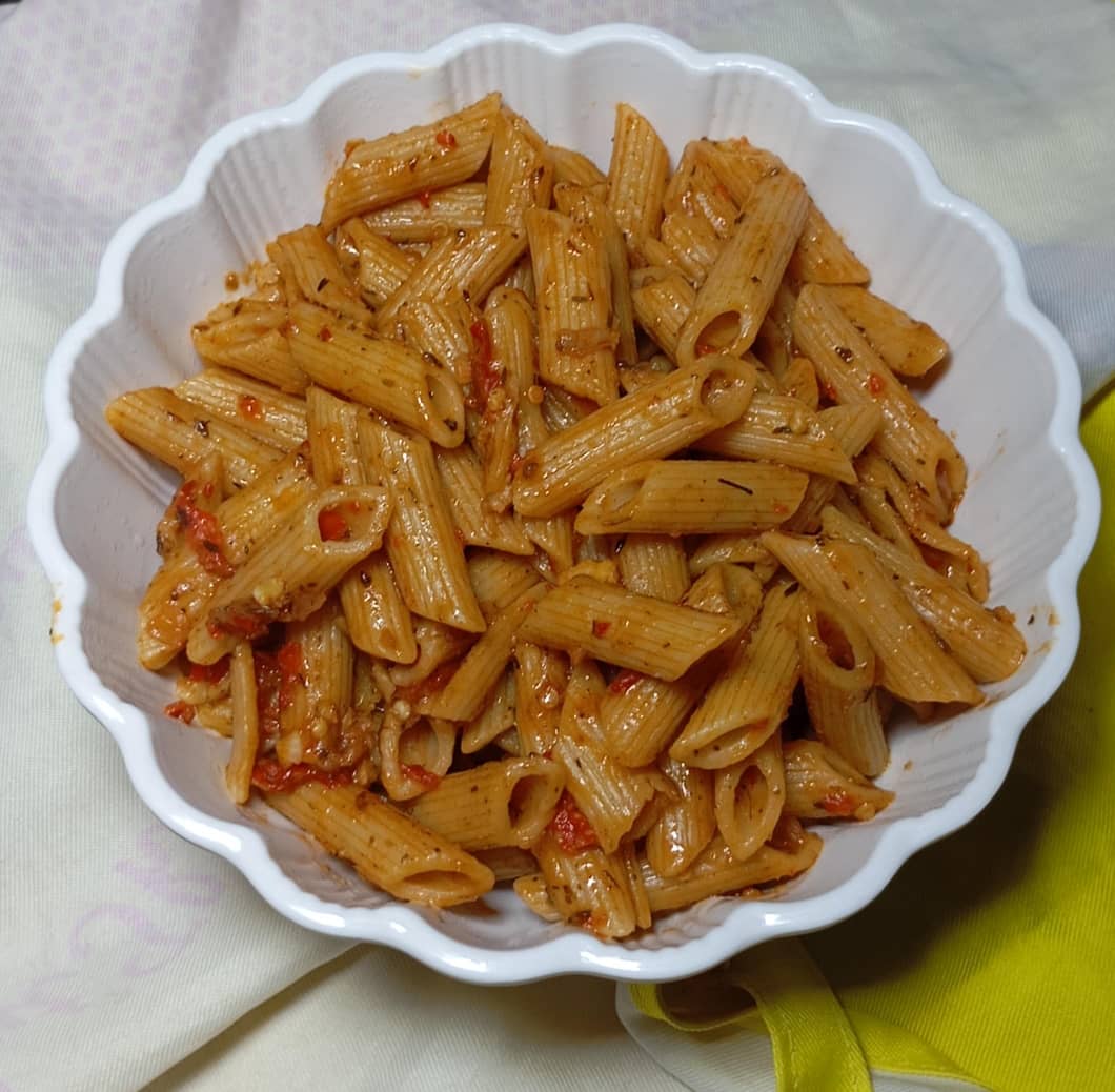 KawtharAdeolu's tweet image. You will be cooking óò and the stew will not be spicy when you taste it but the moment you off the gas and dish your food , you will use like a whole roll of tissue to clean your nose 🐽.
Let's Eat Penne but the Sapa bien merci own 🥱🥱🥱🥱🥱.