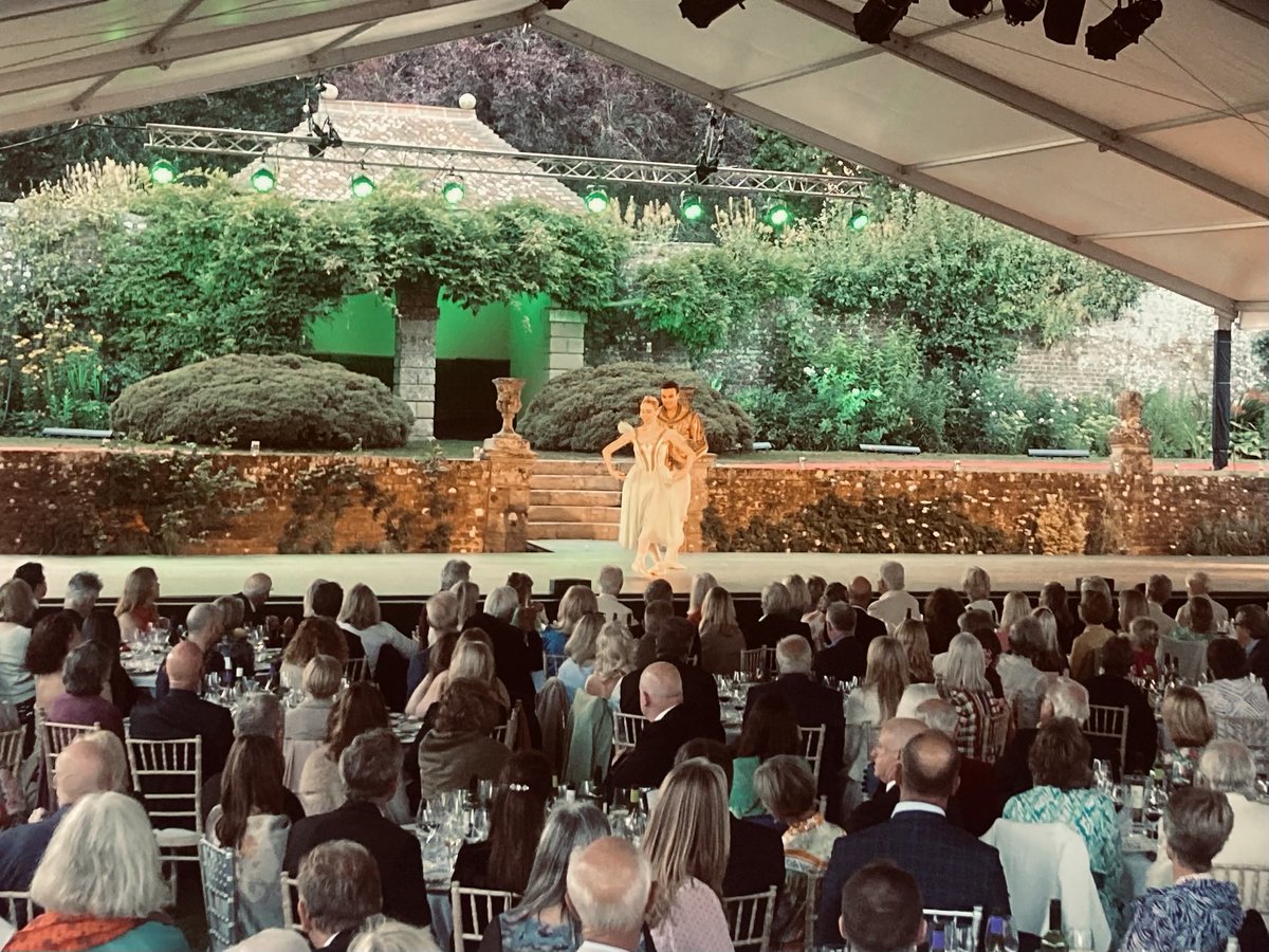 Mark Monahan (@markymonahan) on Twitter photo English National Ballet’s two freshest recruits last night at Ballet Under the Stars, at Hatch House in Wiltshire. It’s hard to imagine a more elegant way of spending a summer’s evening in the English countryside. <a href="/coventgrdndance/">Covent Garden Dance Company</a> English National Ballet’s two freshest recruits last night at Ballet Under the Stars, at Hatch House in Wiltshire. It’s hard to imagine a more elegant way of spending a summer’s evening in the English countryside. <a href="/coventgrdndance/">Covent Garden Dance Company</a>