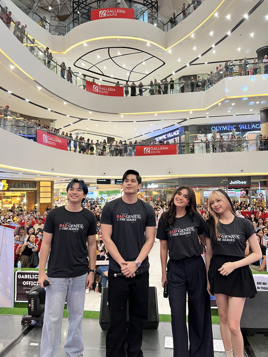 VivaOnePH's tweet image. Look: Atasha Muhlach, Gab Lagman, Kyosu Guinto, and Ash Jewel are present during the Bad Genius: Mall Show at Robinsons Galleria South. 🧠📚
Bad Genius: The Series episodes 1 & 2 now streaming only on #VivaOne! vivaone.page.link/BadGeniusTheSe…
#BadGeniusatGalleriaSouth #VivaOne