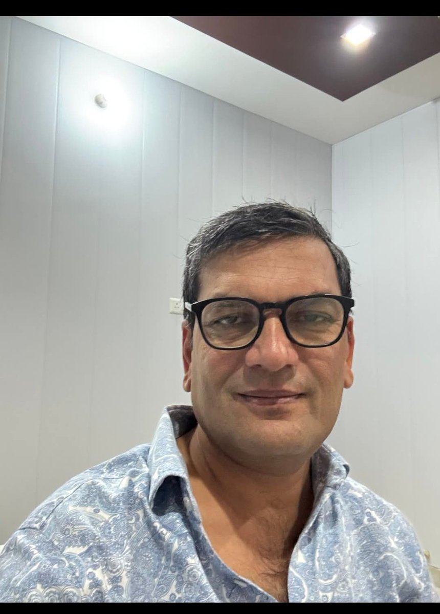 pathakalok68's tweet image. इस शख्स से कहीं मुलाकात हुई है