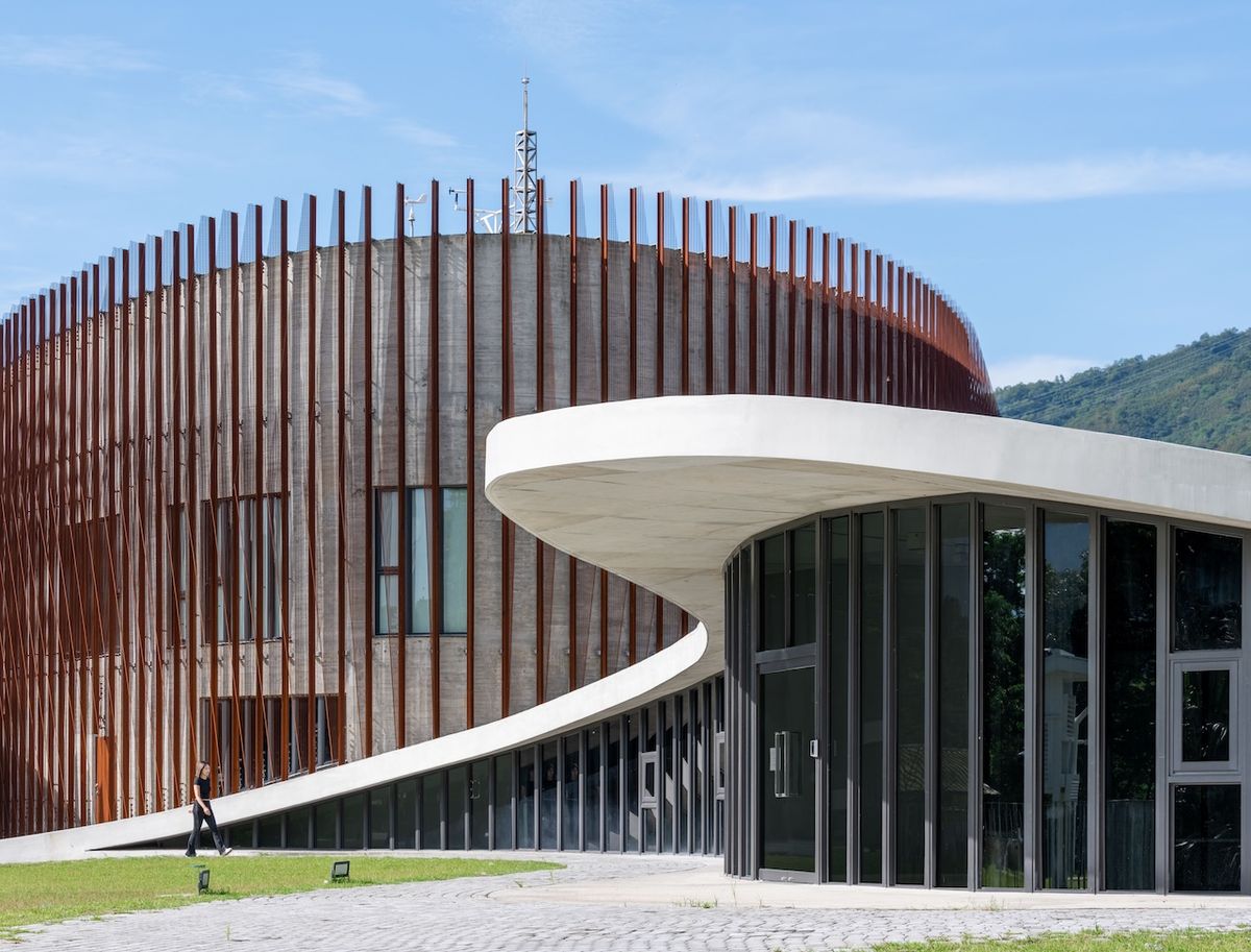 Architizer's tweet image. With fins that move in the wind and surfaces that trace rainfall, this station makes weather part of the building’s function and identity.
📍Taipei, Taiwan #ArchitizerAwards
Project by: IMO Architecture + Design
Details: arc.ht/4lPHxUE