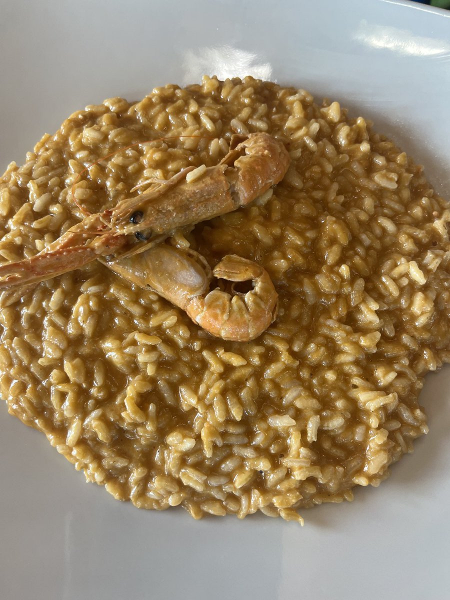 asraf1966's tweet image. Ely..a papà..quanno me fai magna er pesce??
Io..devo da’ n’occhiata ar fondo der freezer..dovrei ave’ dei scampi..
Ely..e che aspetti??..
Io..obbedisco😂😂😂😂😂😂😂😂😂😂😂😂😂😂😂😂😂..
Risotto alla crema de scampi..nun so’ come me’ venuta😂😂😂😂😂😂😂..ma pe’ tu’ fija😂😂😂😂