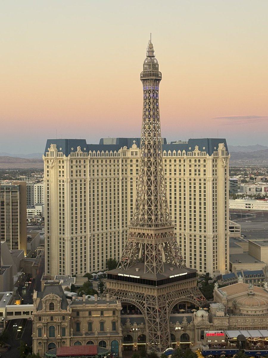 bbypinksav's tweet image. who’s going to paris w me