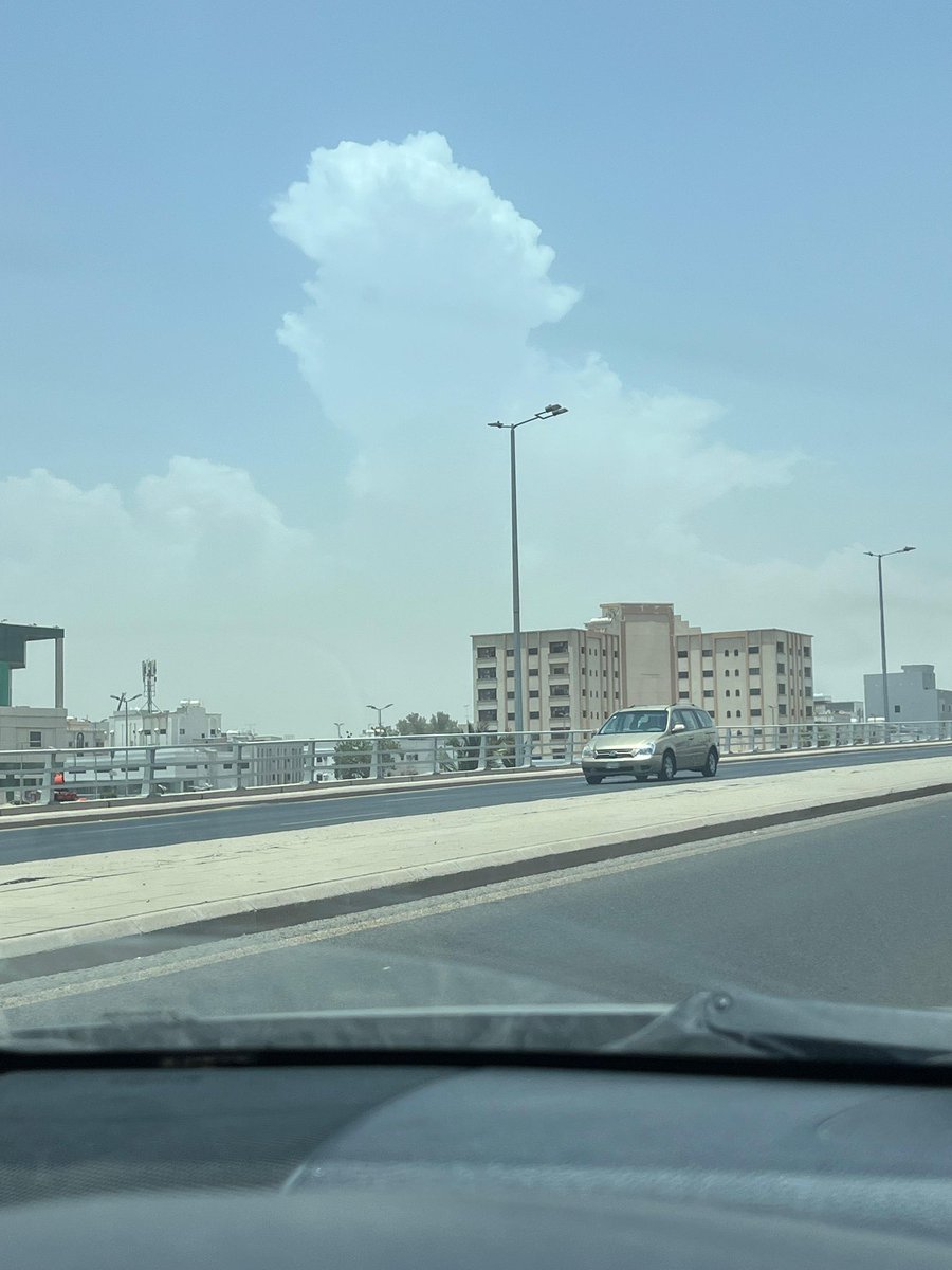 tags_algharbiuh's tweet image. سحابه ممطره شرق #جدة_الان