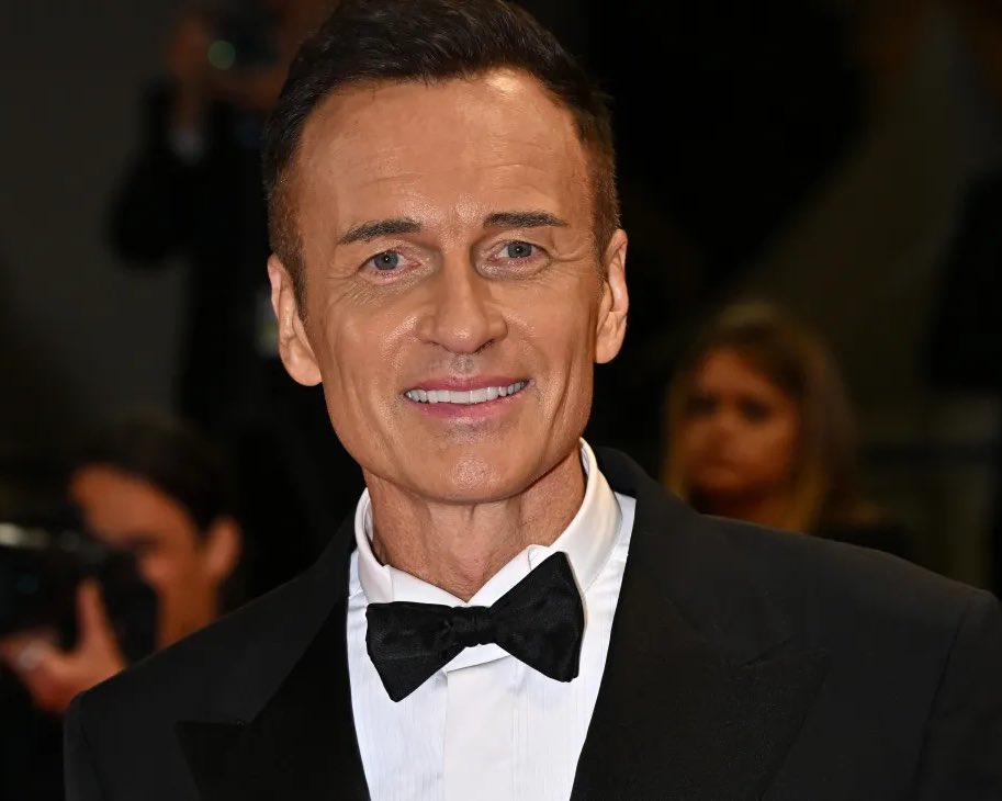 Charmed_Reunion's tweet image. Julian McMahon would have turned 57 years old today. 💔 We miss you. Forever Julian🤍
Here is a photo of Julian from Cannes Film Festival, May 2024.
